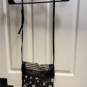 Dakine Cross-Body Purse